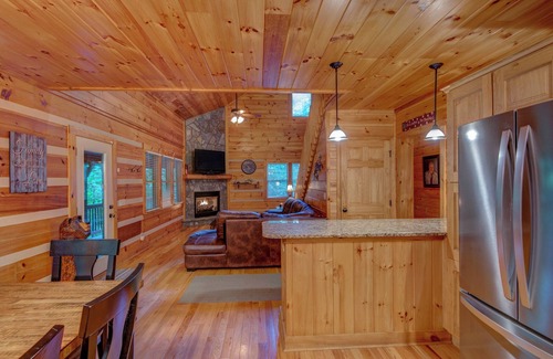 Boone Cabin | Relax at Uncle John's Cabin with Hot Tub & Pool Table