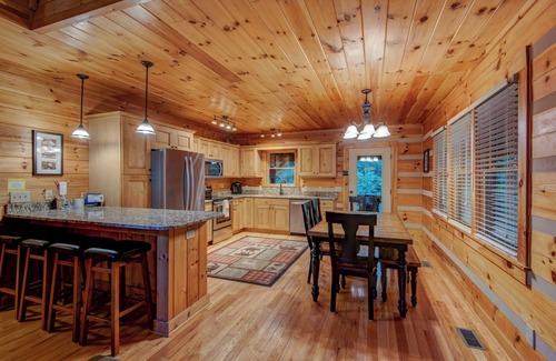 Boone Cabin | Relax at Uncle John's Cabin with Hot Tub & Pool Table