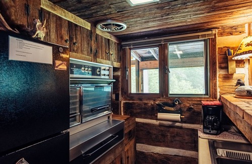 Grayling House | Discover Uncle Tom's Cabin: A Nature Lover's Retreat