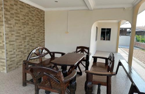 Sekinchan Villa | Comfortable UncleLiew Cozy Home: Family-Friendly Stays