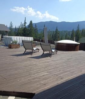 Snidavka House | Explore UnderДіл: Pet-Friendly Oasis with Ocean Views