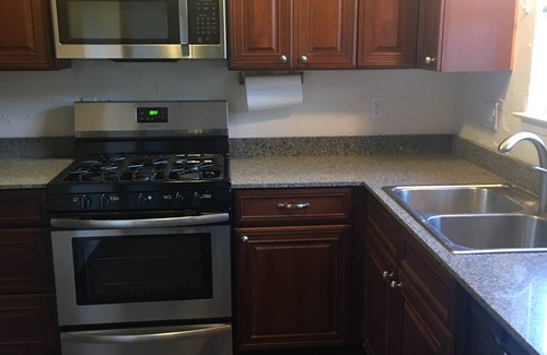 College Station House | Convenient Stay Near A&M with Game Day Parking & Breakfast