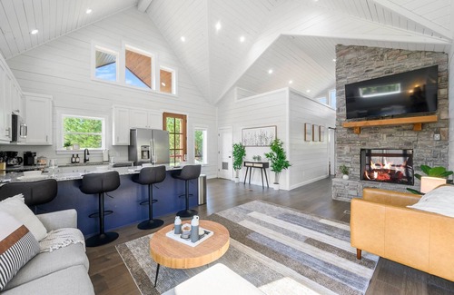 Broken Bow Ski Chalet | Under the Stars: Secluded, Hot Tub, Firepit, Pets, Games