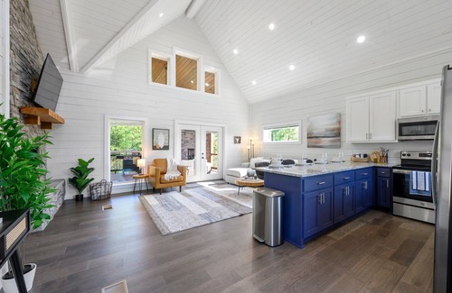 Broken Bow Ski Chalet | Under the Stars: Secluded, Hot Tub, Firepit, Pets, Games