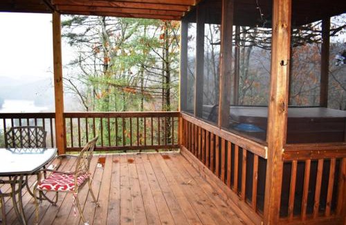 Necowa Cove House | Experience Under The Stars: 4-Star Retreat with Hot Tub