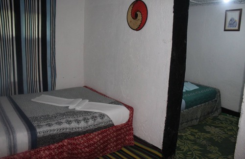 Kinigi Cabin | Relax at Under Volcanoes View Guest House with Spa & Dining