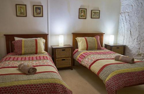 Coober Pedy Bed & Breakfast | Unique Underground Bed & Breakfast – Pet Friendly Retreat