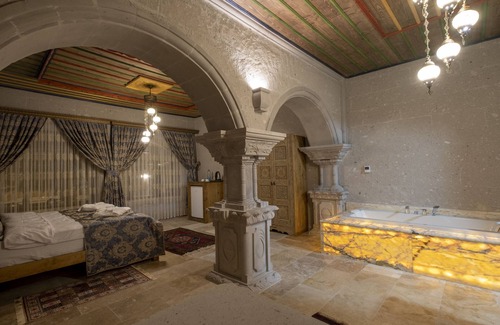 Cavusin Hotel | Experience Underground Cave Suites with Spa and Dining