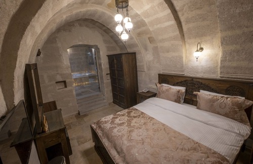 Cavusin Hotel | Experience Underground Cave Suites with Spa and Dining