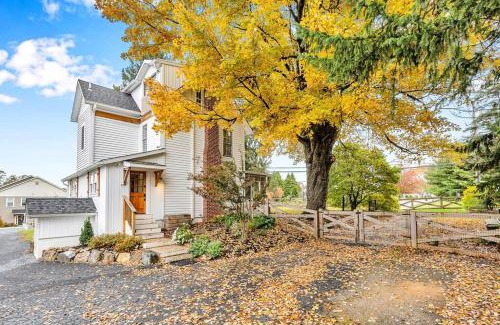 Kennett Square House | Inviting Underground Railroad 3 Bedroom Farmhouse Retreat