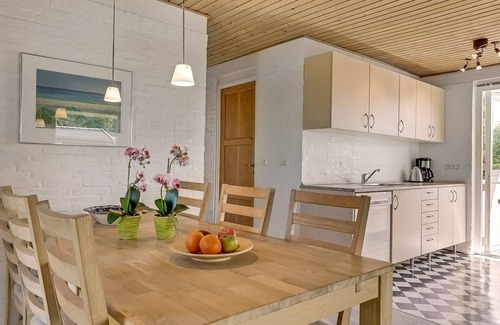 Vejlby Fed House | Cozy Oceanview Retreat "Undine" - Steps from the Beach