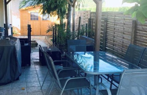 Castres Bed & Breakfast | Cozy Room for 1-2 Guests with Free Breakfast Included