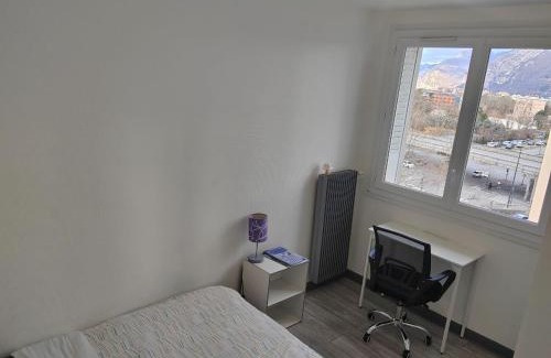 Secteur 3 House | Cozy Room in Shared Apartment, 8 Min from Grenoble City