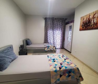 Bedarrides House | Une chambre