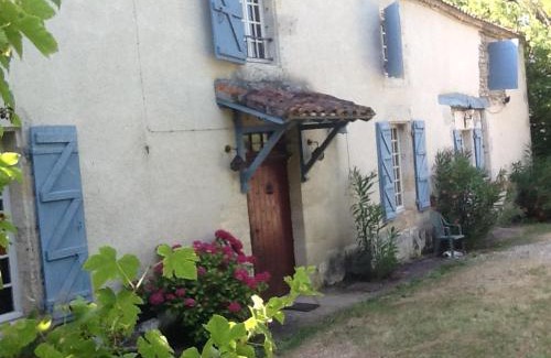 Moirax Bed & Breakfast | Tranquil Nature Retreat with Pool and Pet-Friendly Vibes