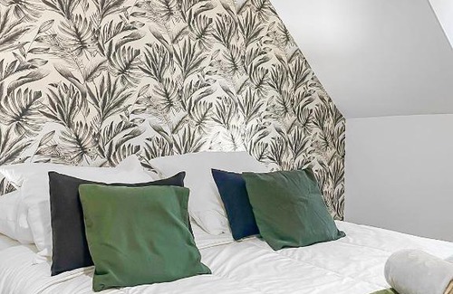 Montlucon Apartment | Enjoy a Cozy Stay at Une halte sympa! Rated 8.6/10