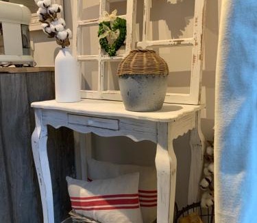 Verviers House | Enchanting Une Histoire de Loup with Relaxing Hot Tub