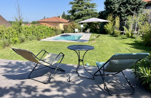 Francheville Le Bas House | Retro City Retreat with Pool and Spa Amenities Awaits You