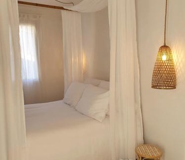 Sollies-Toucas Apartment | Cozy Retreat in Bali - Child-Friendly and Guest Rated 9.5