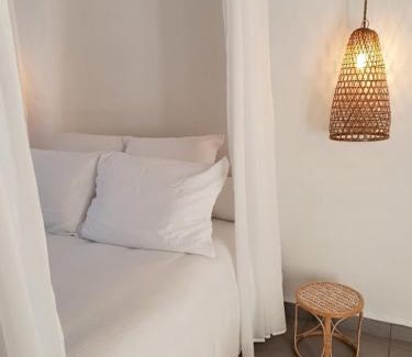 Sollies-Toucas Apartment | Cozy Retreat in Bali - Child-Friendly and Guest Rated 9.5