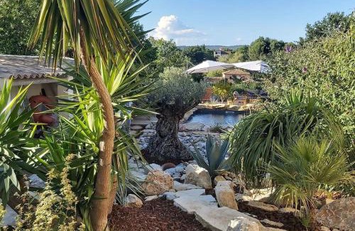Aix-en-Provence Villa | Discover Une Oasis au Pays de Cézanne with Oceanfront Luxury