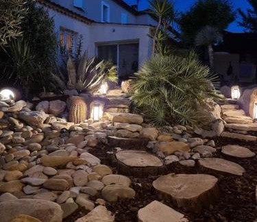 Aix-en-Provence Villa | Discover Une Oasis au Pays de Cézanne with Oceanfront Luxury