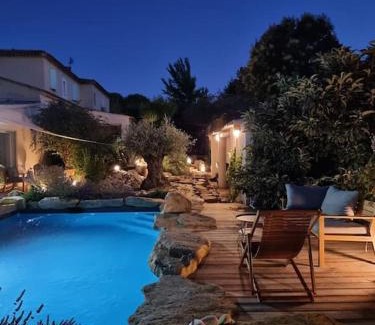 Aix-en-Provence Villa | Discover Une Oasis au Pays de Cézanne with Oceanfront Luxury