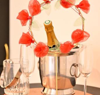 Sens Apartment | Romantic Retreat with Spa and Hot Tub Amenities