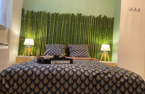 Pontgouin Apartment | Convenient Stay at Une Pause aux Halles for 5 Guests