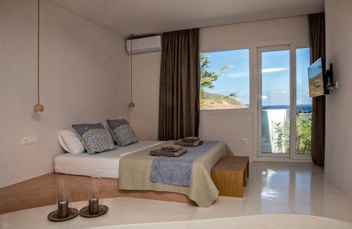 Agios Ioannis Apartment | Discover Tinos Beach House II: Family-Friendly Retreat