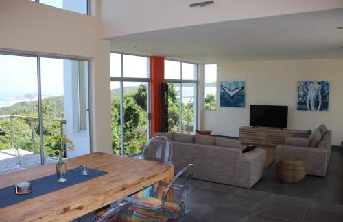 East London Villa | Discover Ungabona: 4-Star Retreat with Ocean View Pool
