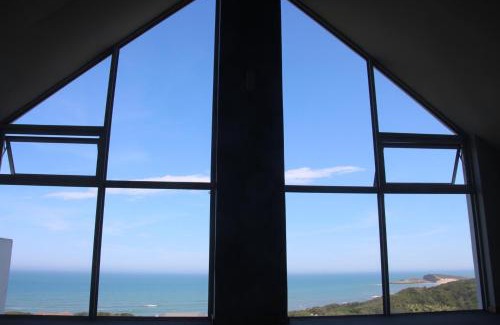 East London Villa | Discover Ungabona: 4-Star Retreat with Ocean View Pool