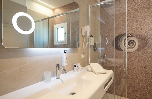 Caorle Hotel | Experience Unico Hotel Caorle: 5-Star Ocean View Retreat