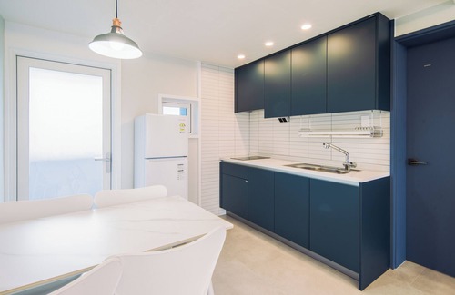 Andeok Condo | Pet-Friendly Unicorn Pension with Breakfast & Kitchen Access
