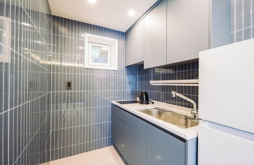 Andeok Condo | Pet-Friendly Unicorn Pension with Breakfast & Kitchen Access