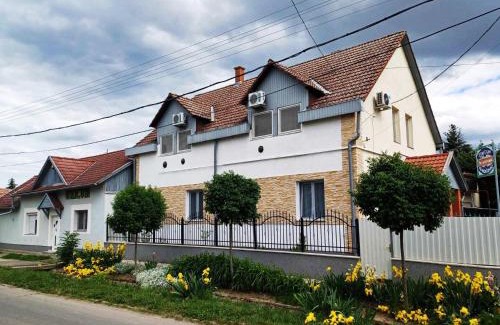 Abadszalok House | Discover Unicum Vendégház: Family-Friendly Retreat