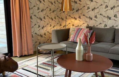 Noord Apartment | Unique Houseboat with Private Garden and Free Parking