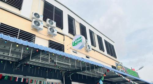 Bintulu Hotel | UniHome Suite: Guest Rated 9/10 with Breakfast Included