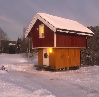 Gvarv Apartment | Unique Stabbur & Minihus with Top Guest Rating of 9.7