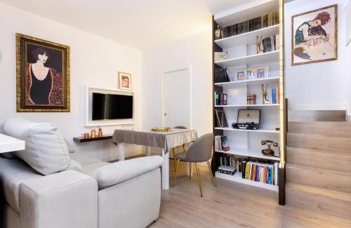 San Gil Apartment | Pet-Friendly MonKeys Apartments: Family Comfort Awaits