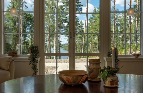 Vetlanda Municipality House | Unique Lakeside Family Accommodations in Småland