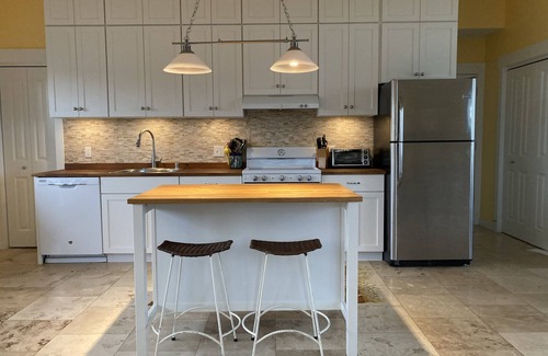 Grayland Cottage | Breathtaking Ocean Views with Pet-Friendly Amenities