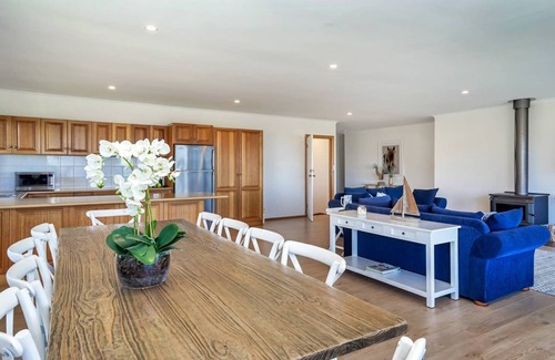Encounter Bay House | Stunning Views at Encounter Bay with Family-Friendly Amenities