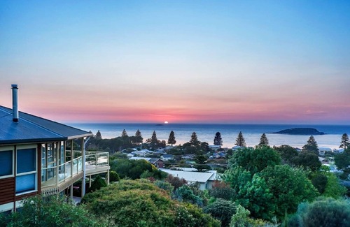 Encounter Bay House | Stunning Views at Encounter Bay with Family-Friendly Amenities