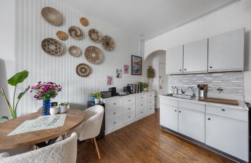 Ukrainian Village Apartment | Top-Rated 1 Bedroom Apartment in East Village Union Square