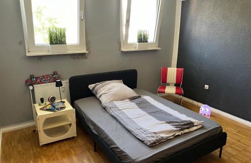 Dorstfelder Brucke Apartment | Family-Friendly EM Haus Dortmund with Pet Amenities