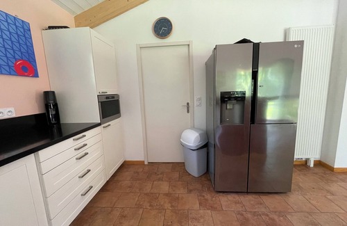 Lacanau House | Family-Friendly 10-Bed Property with Heated Pool in Lacanau