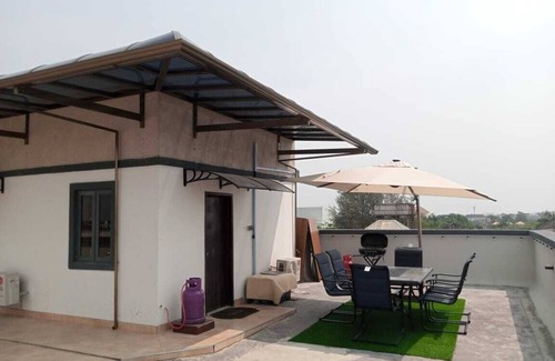 Ajah Apartment | Stylish 1-Bedroom Penthouse with Breakfast @Ajah, Lagos