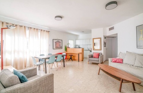Tel Aviv Promenade Apartment | Unique 2BR in Frishman with Breakfast & Kid-Friendly Amenities