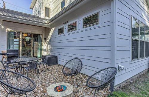 MLK House | Unique 3 BDR family for 10 Near Downtown & 6th St